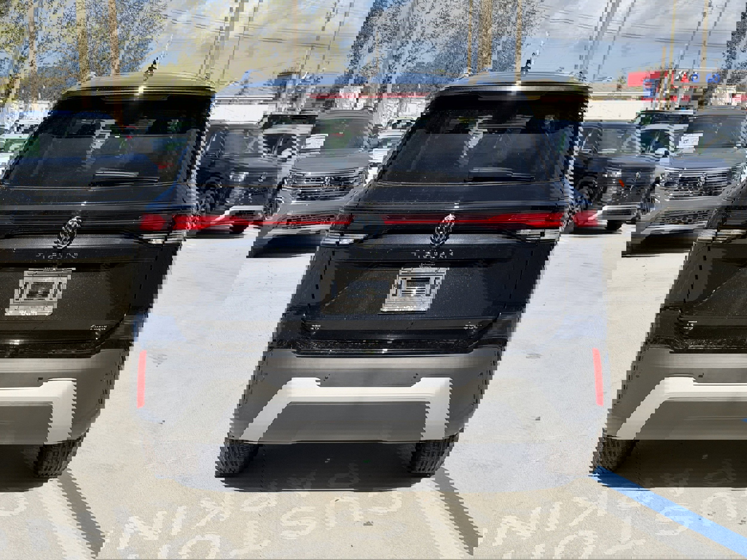 New 2026 Volkswagen Tiguan SE image 4