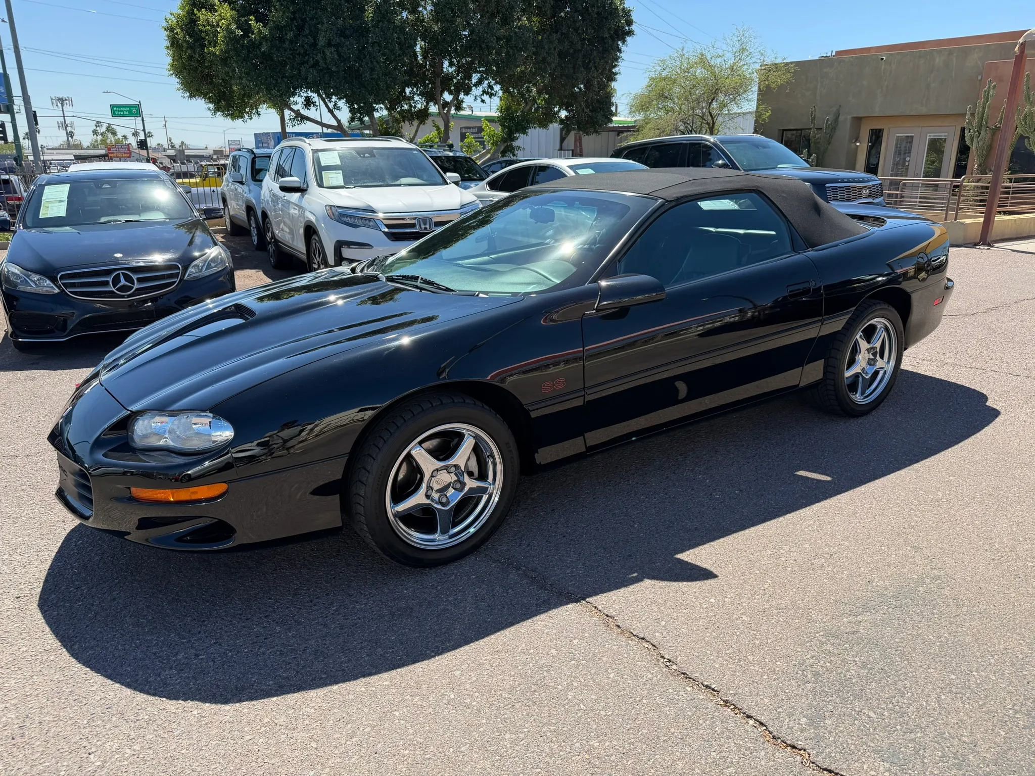 Used 2000 Chevrolet Camaro Z28 w/ SS Performance/Appearance Pkg RWD image 12