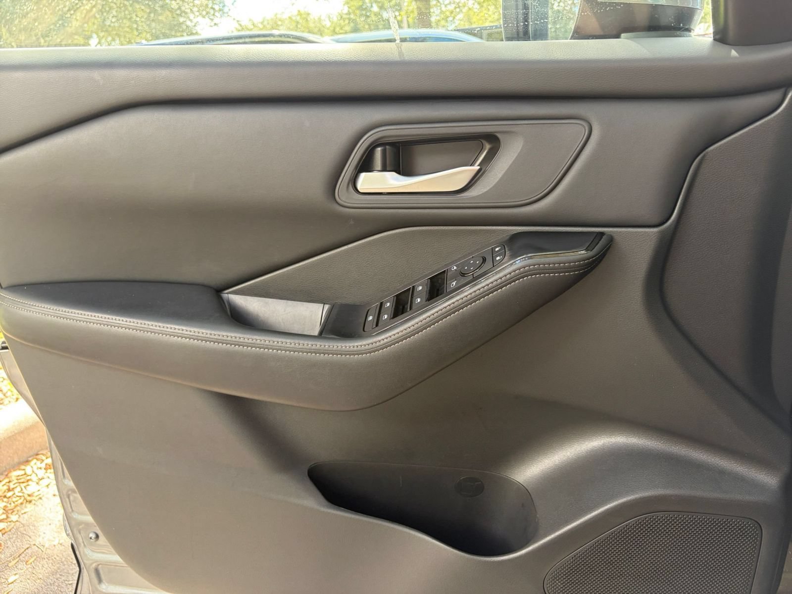 Used 2026 Nissan Rogue SV AWD/4WD image 18