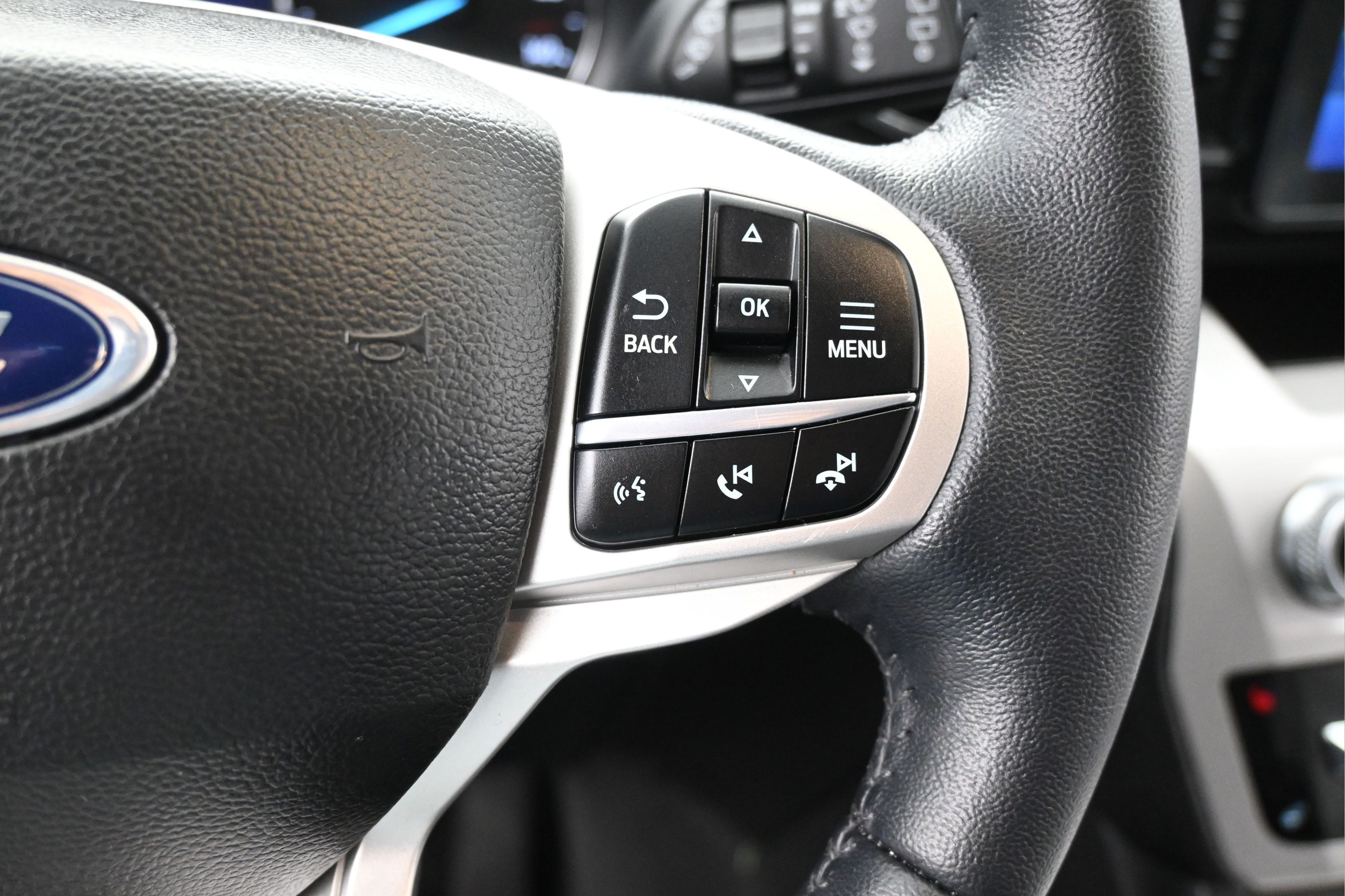 Used 2023 Ford Explorer XLT w/ Equipment Group 202A RWD image 15