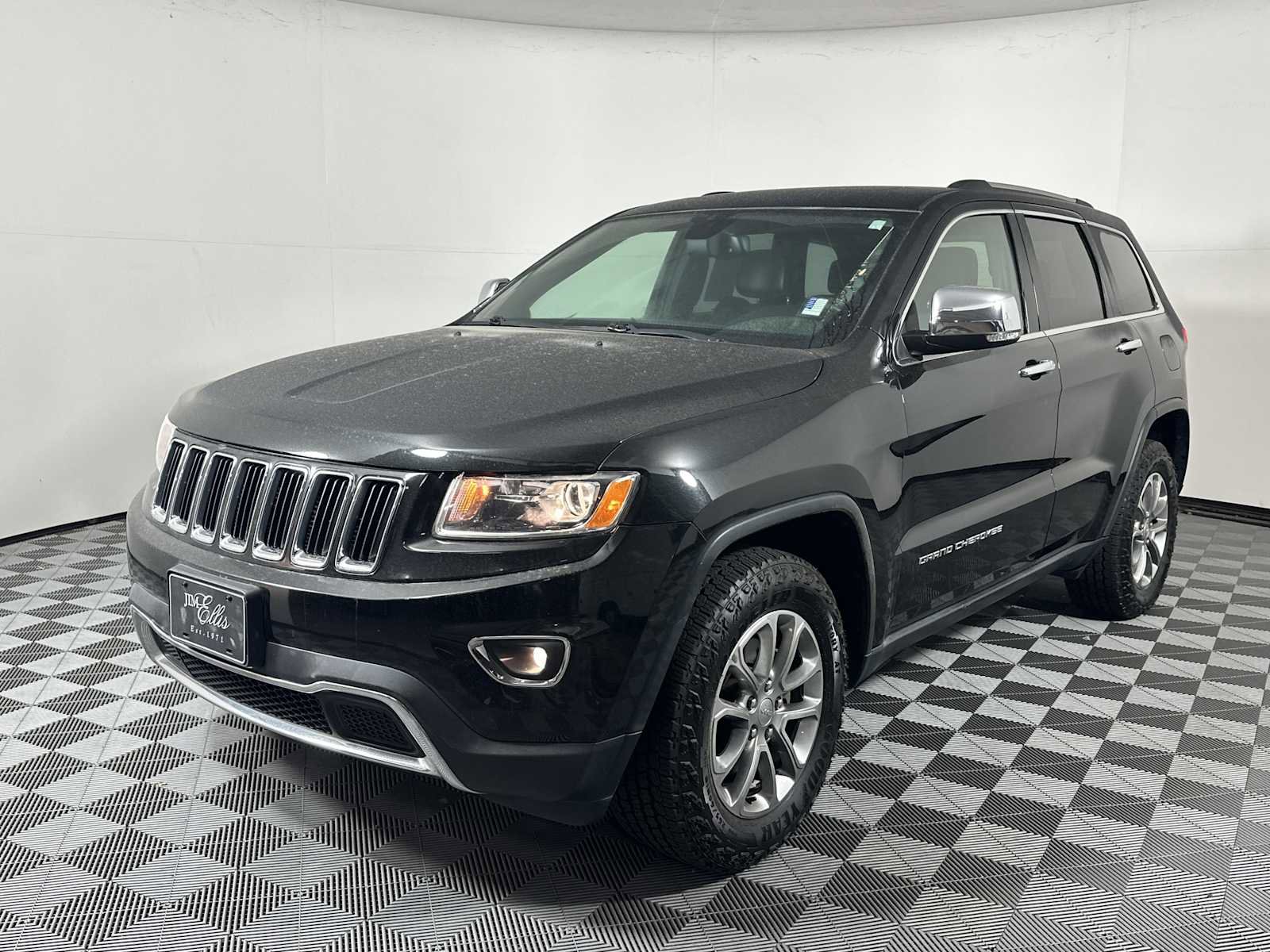 Used 2016 Jeep Grand Cherokee Limited w/ Trailer Tow Group IV AWD/4WD image 3