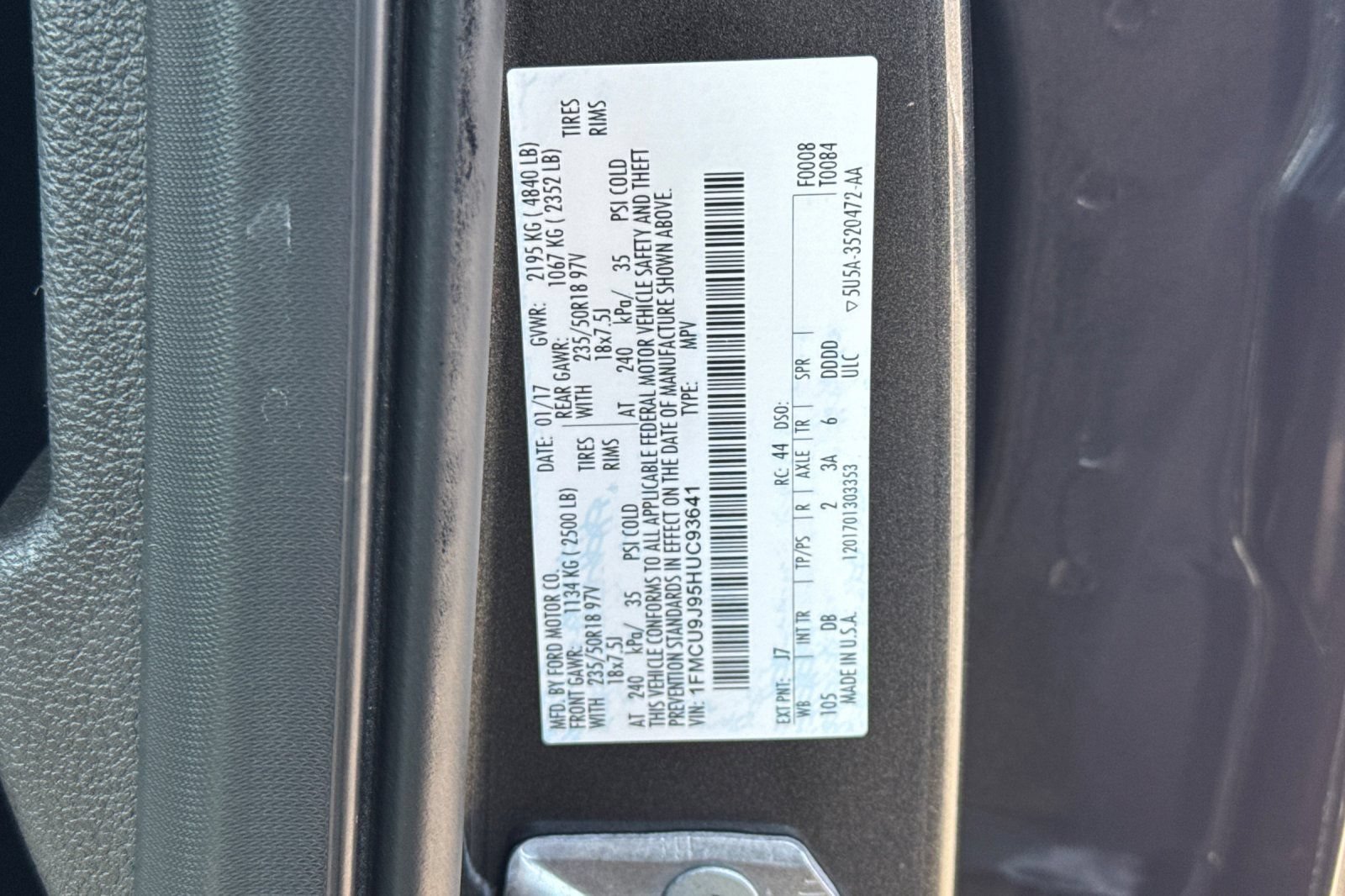 Used 2017 Ford Escape Titanium AWD/4WD image 29