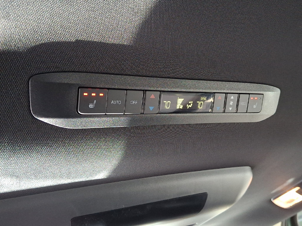 New 2026 Toyota Sienna Platinum AWD/4WD image 9