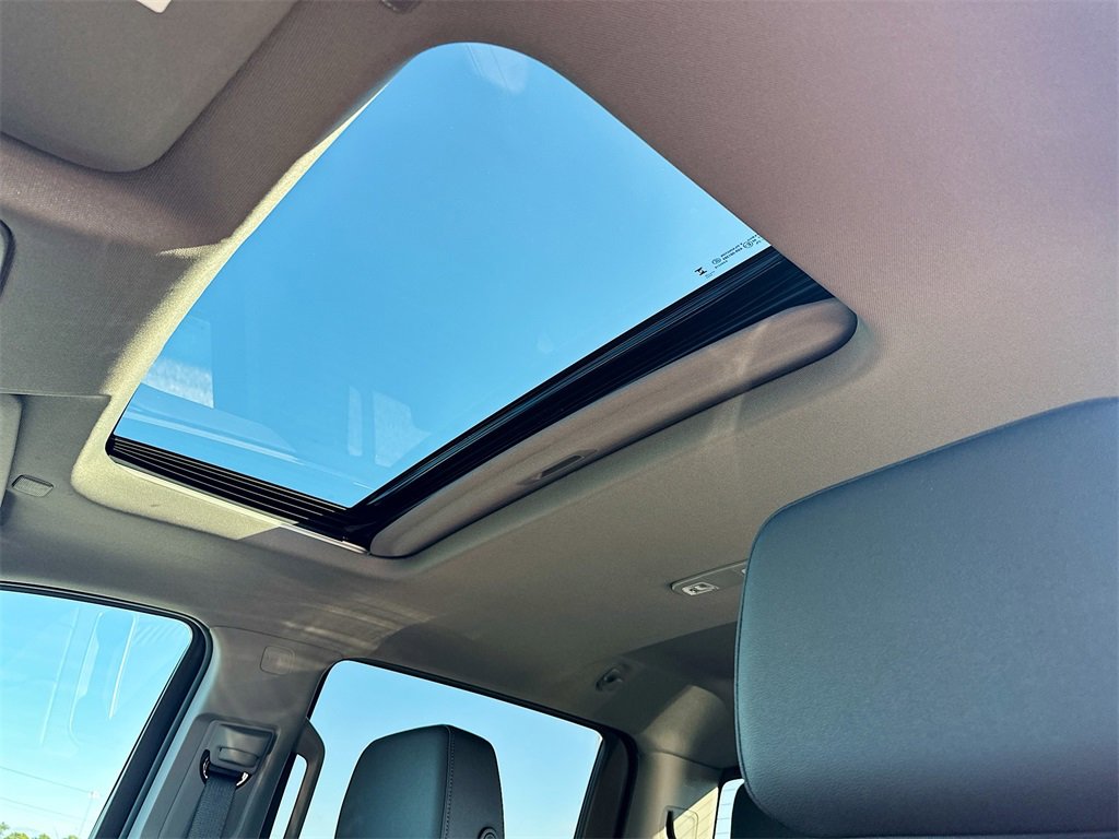 Used 2025 Chevrolet Silverado 1500 LT Trail Boss w/ Convenience Package II image 11