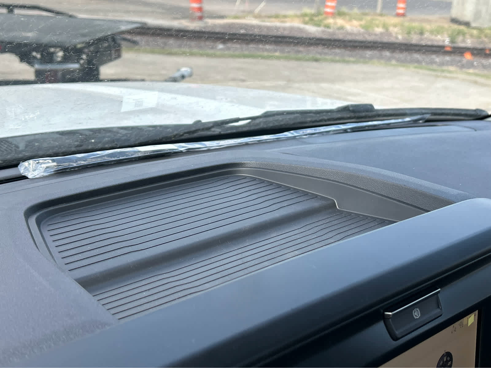 New 2025 Ford F550 4x4 Regular Cab Super Duty image 32