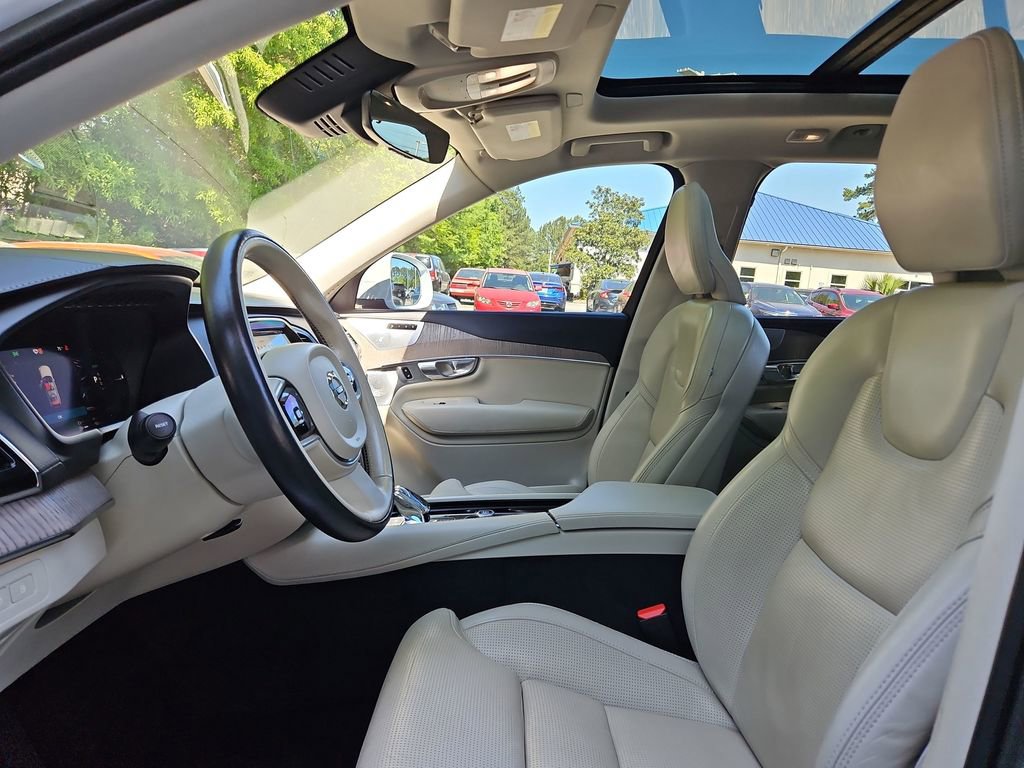 Used 2023 Volvo XC90 T8 Ultimate w/ Protection Package Premier AWD/4WD image 24