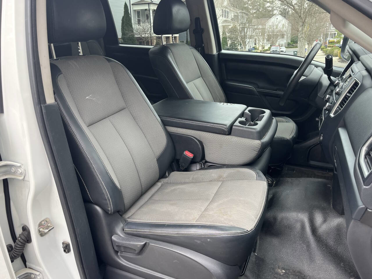 Used 2017 Nissan Titan S image 10