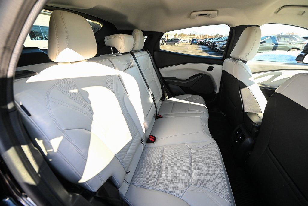 Certified 2025 Ford Mustang Mach-E Premium image 28