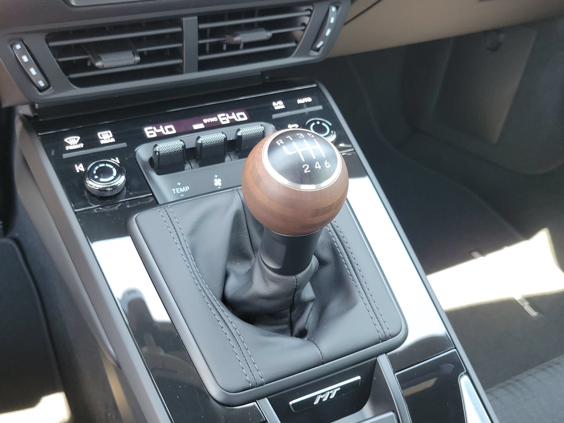 New 2026 Porsche 911 Carrera T RWD image 21