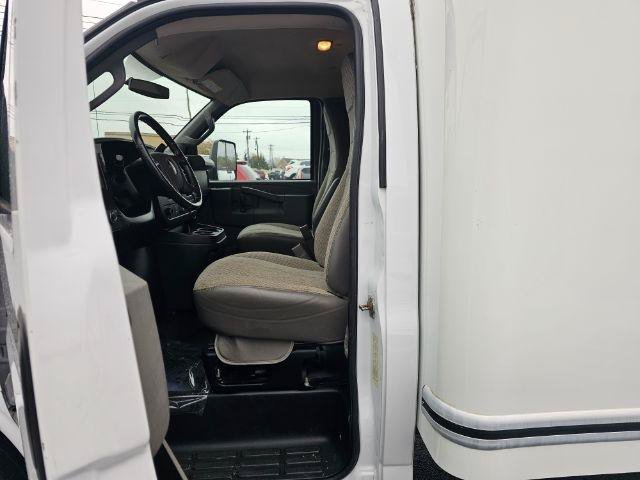Used 2022 GMC Savana 4500 w/ Power Convenience Package RWD image 24