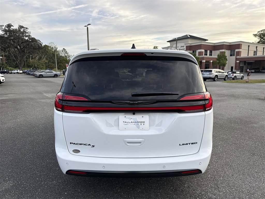 New 2026 Chrysler Pacifica Limited w/ S Appearance Package image 4