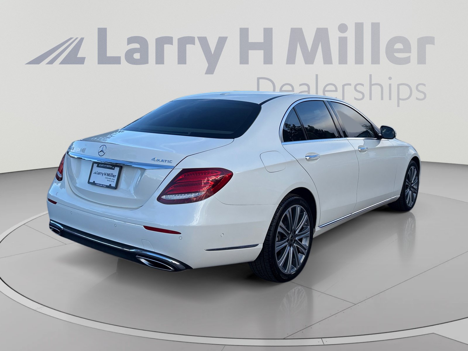 Used 2019 Mercedes-Benz E 300 4MATIC image 5