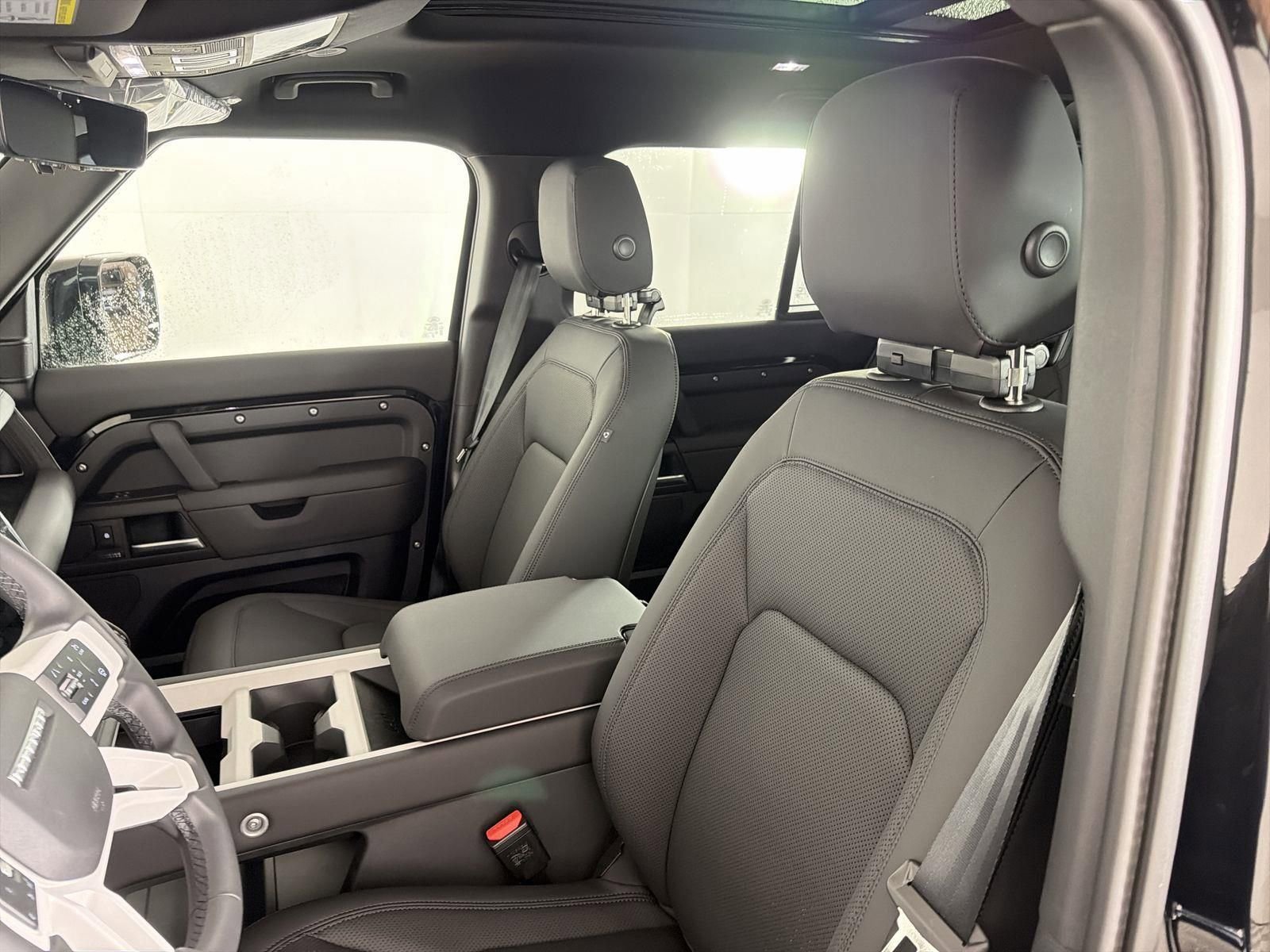 New 2026 Land Rover Defender 110 X-Dynamic SE image 25