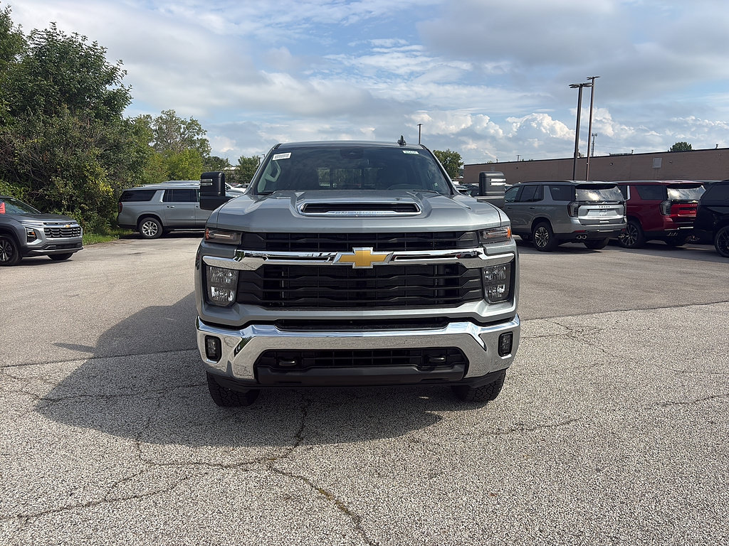 New 2026 Chevrolet Silverado 3500 LT w/ Leather Package AWD/4WD image 8