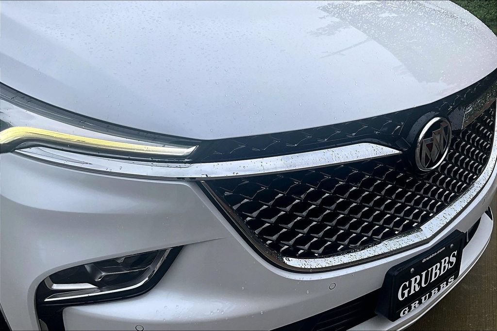 Used 2023 Buick Enclave Avenir w/ Avenir Technology Package FWD image 39