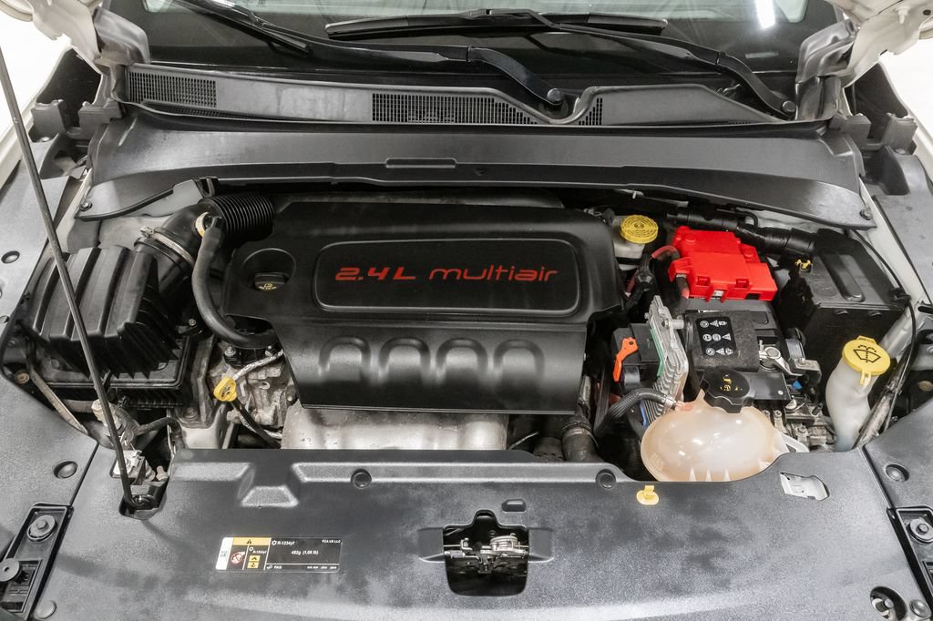 Used 2019 Jeep Compass Latitude w/ Popular Equipment Group AWD/4WD image 3