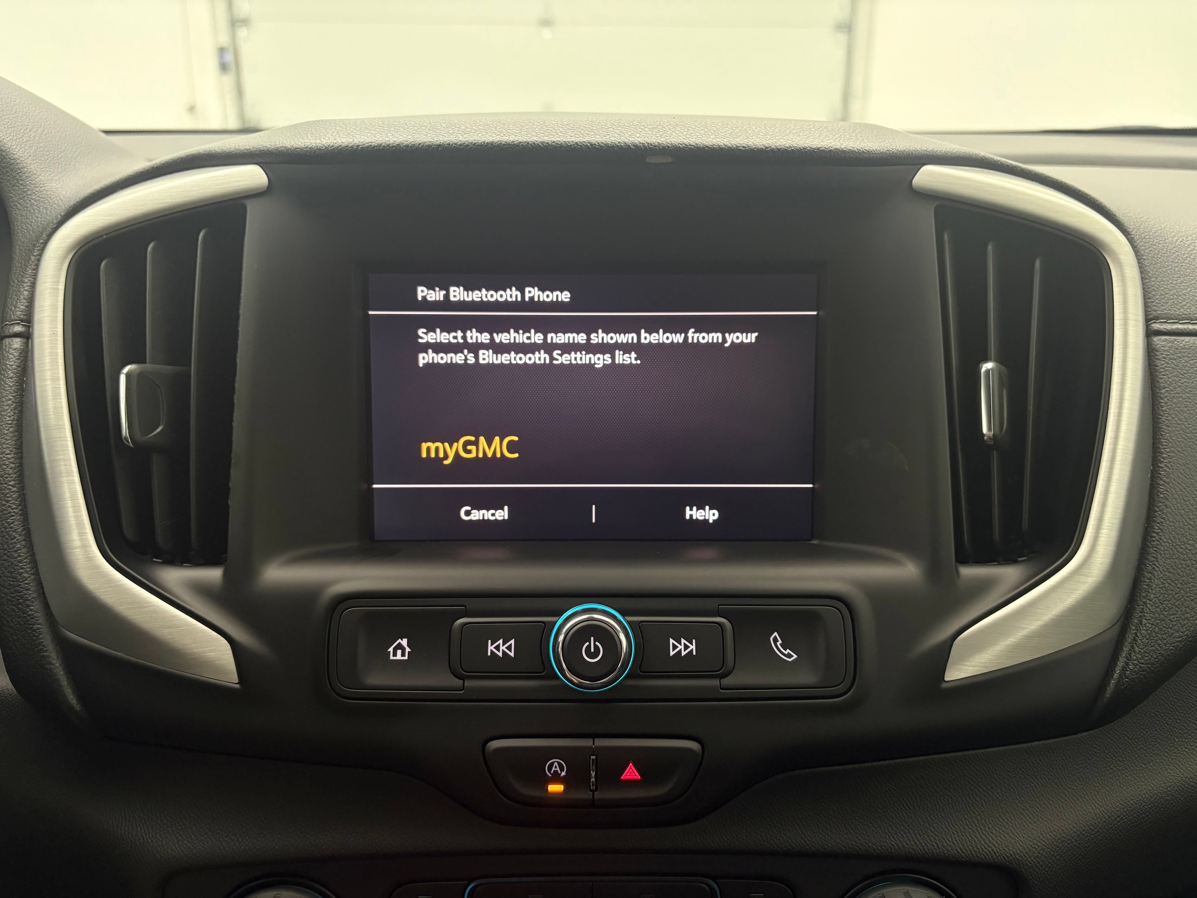 Used 2024 GMC Terrain SLE AWD/4WD image 23