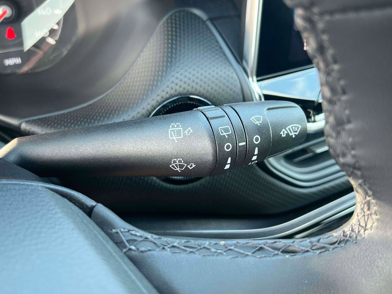 Used 2023 Jeep Compass Latitude w/ Convenience Group image 15