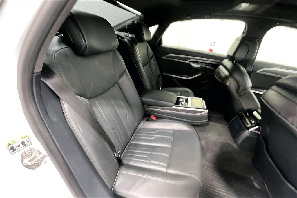 Used 2021 Audi A8 L 4.0T image 26
