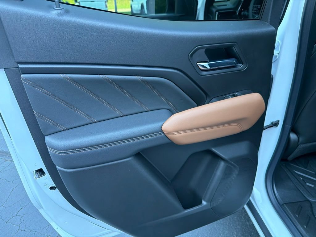 New 2026 GMC Canyon AT4 w/ AT4 Premium Package AWD/4WD image 11