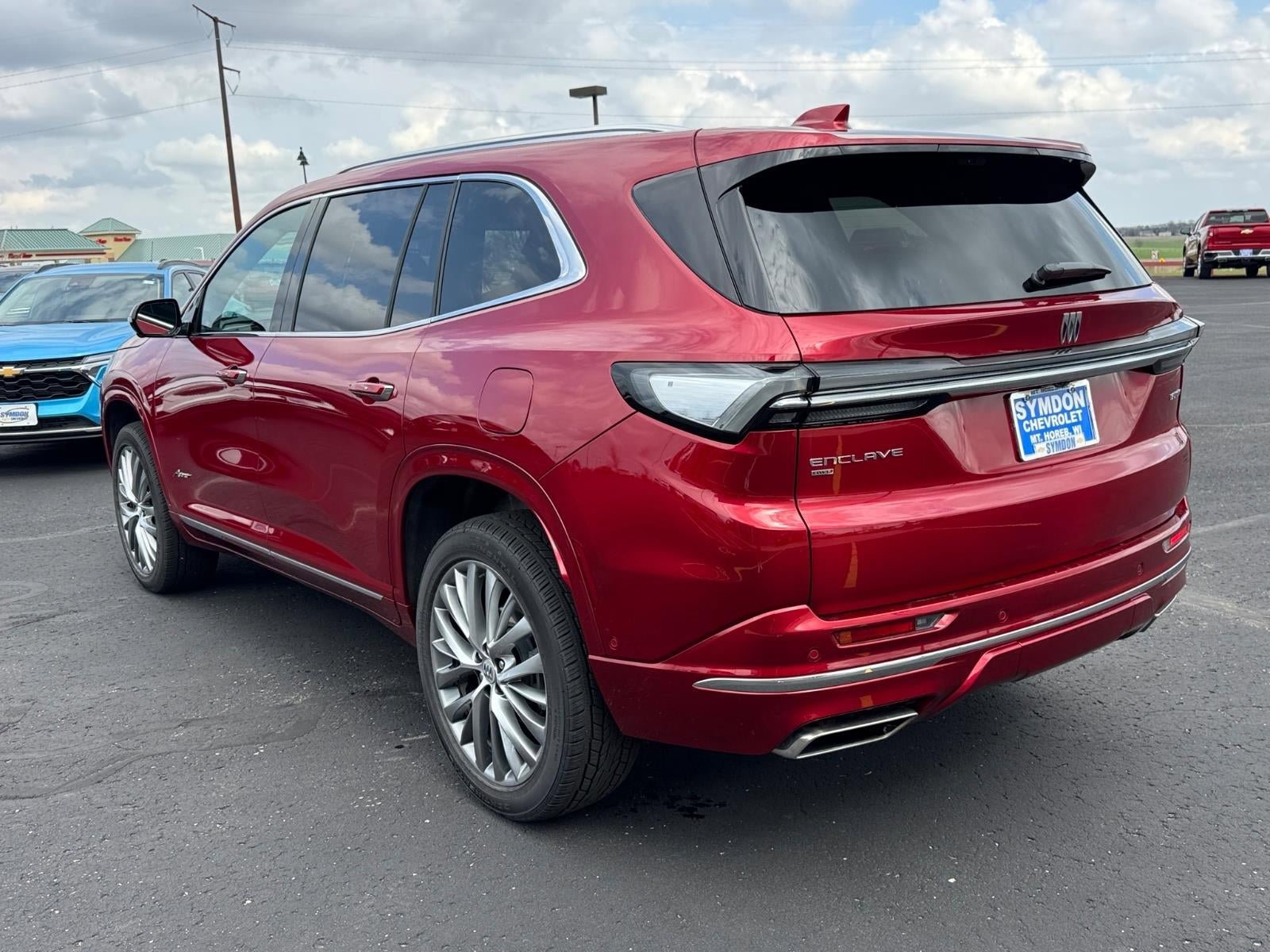 Used 2026 Buick Enclave Avenir w/ Super Cruise Package AWD/4WD image 3
