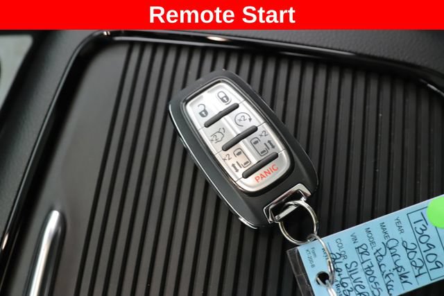 Used 2024 Chrysler Pacifica Premium FWD image 3