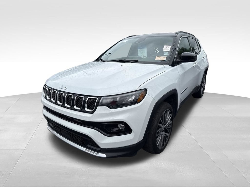 Used 2023 Jeep Compass Limited w/ Elite Group AWD/4WD image 6