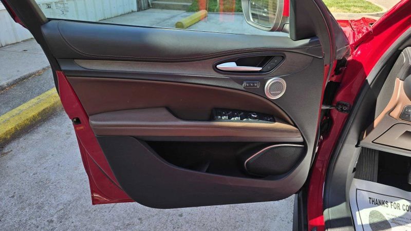 Used 2019 Alfa Romeo Stelvio Ti AWD/4WD image 15