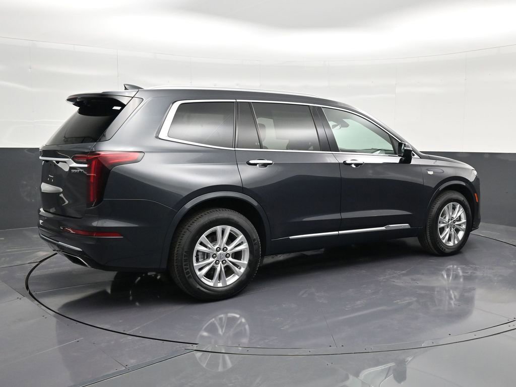 Used 2022 Cadillac XT6 Luxury image 3