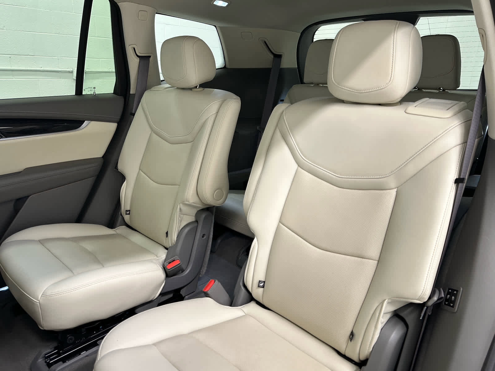 Used 2023 Cadillac XT6 Premium Luxury w/ Technology Package image 16