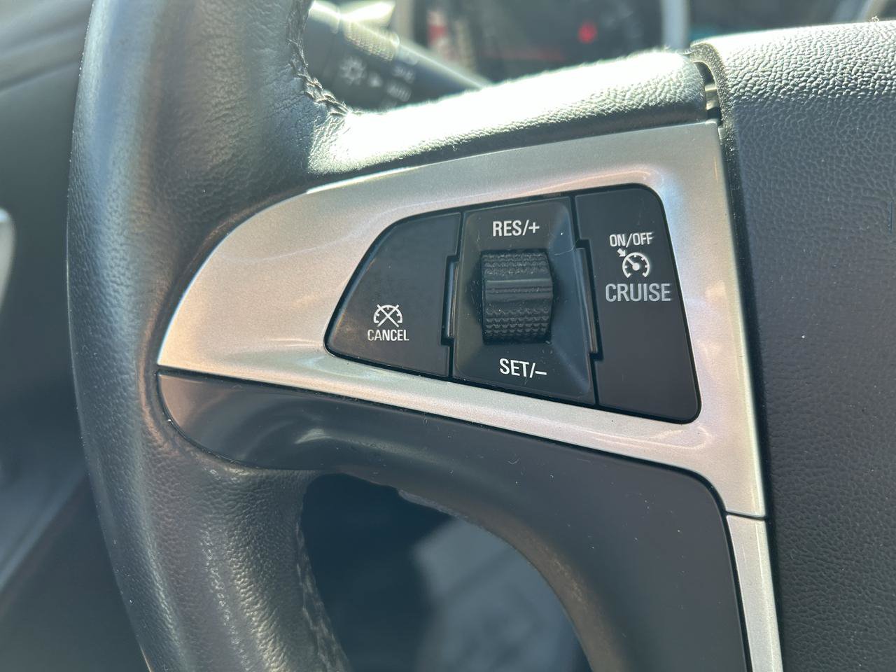 Used 2015 Chevrolet Equinox LT w/ Driver Convenience Package FWD image 17