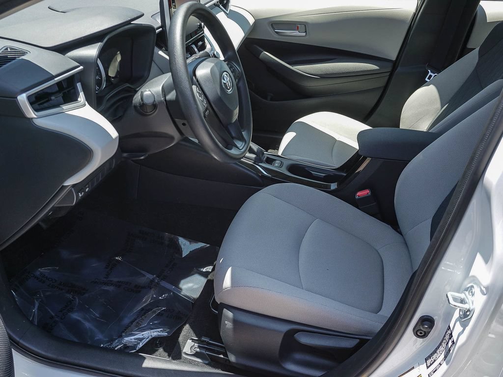 Used 2021 Toyota Corolla LE w/ Carpet Mat Package (TMS) FWD image 17