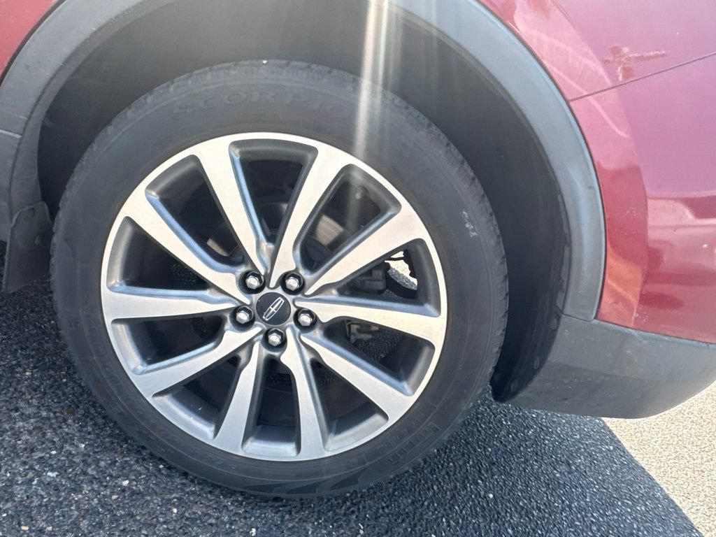 Used 2019 Lincoln Nautilus Select FWD image 12