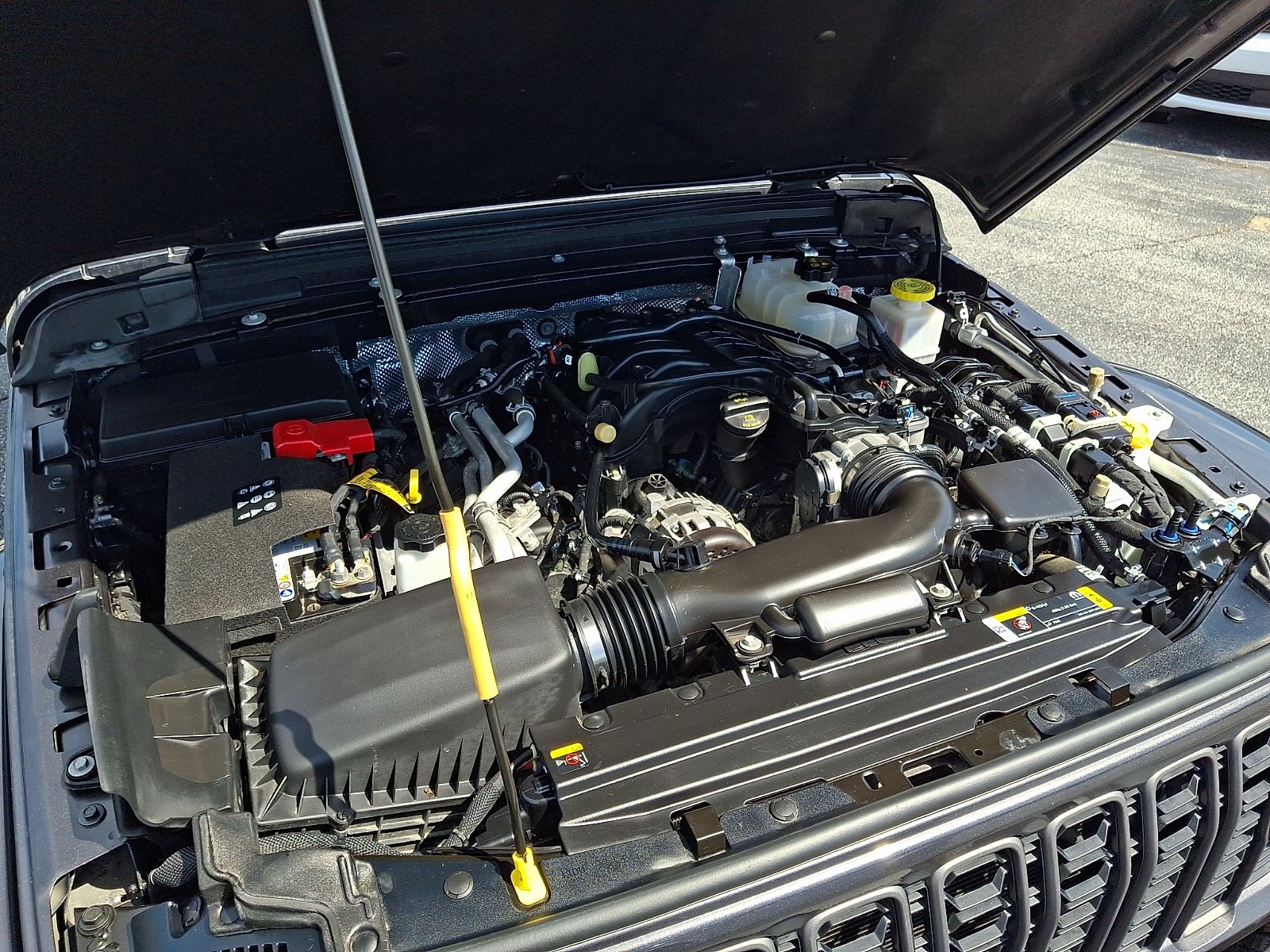 Certified 2024 Jeep Gladiator Sport AWD/4WD image 26