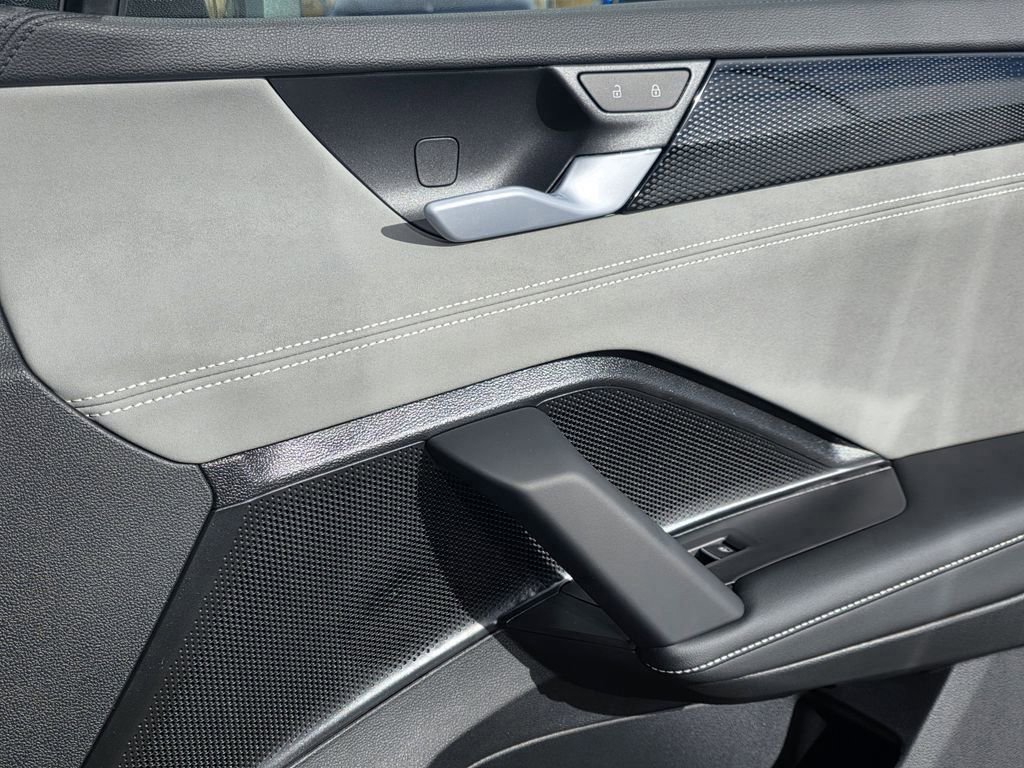 New 2026 Volkswagen Tiguan SE R-Line image 22