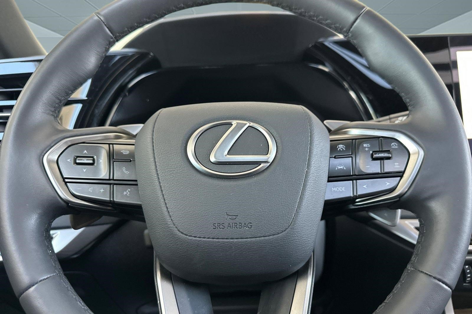Certified 2025 Lexus RX 350 FWD w/ Accessory Package image 18