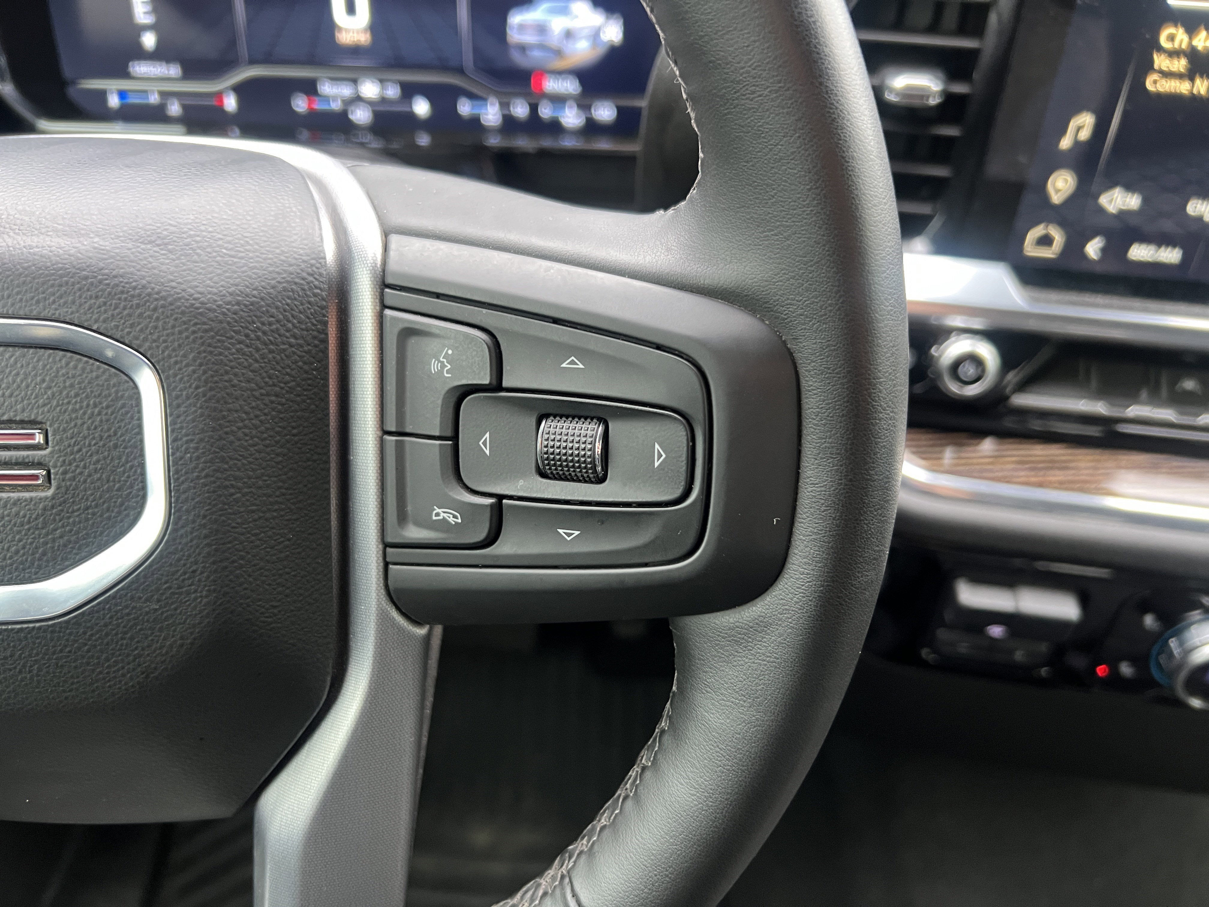 Used 2024 GMC Sierra 1500 SLE w/ Preferred Package image 24