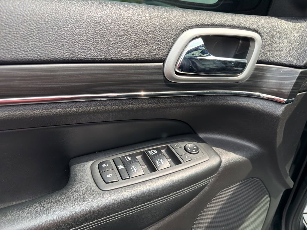 Used 2019 Jeep Grand Cherokee Limited w/ Luxury Group II image 27