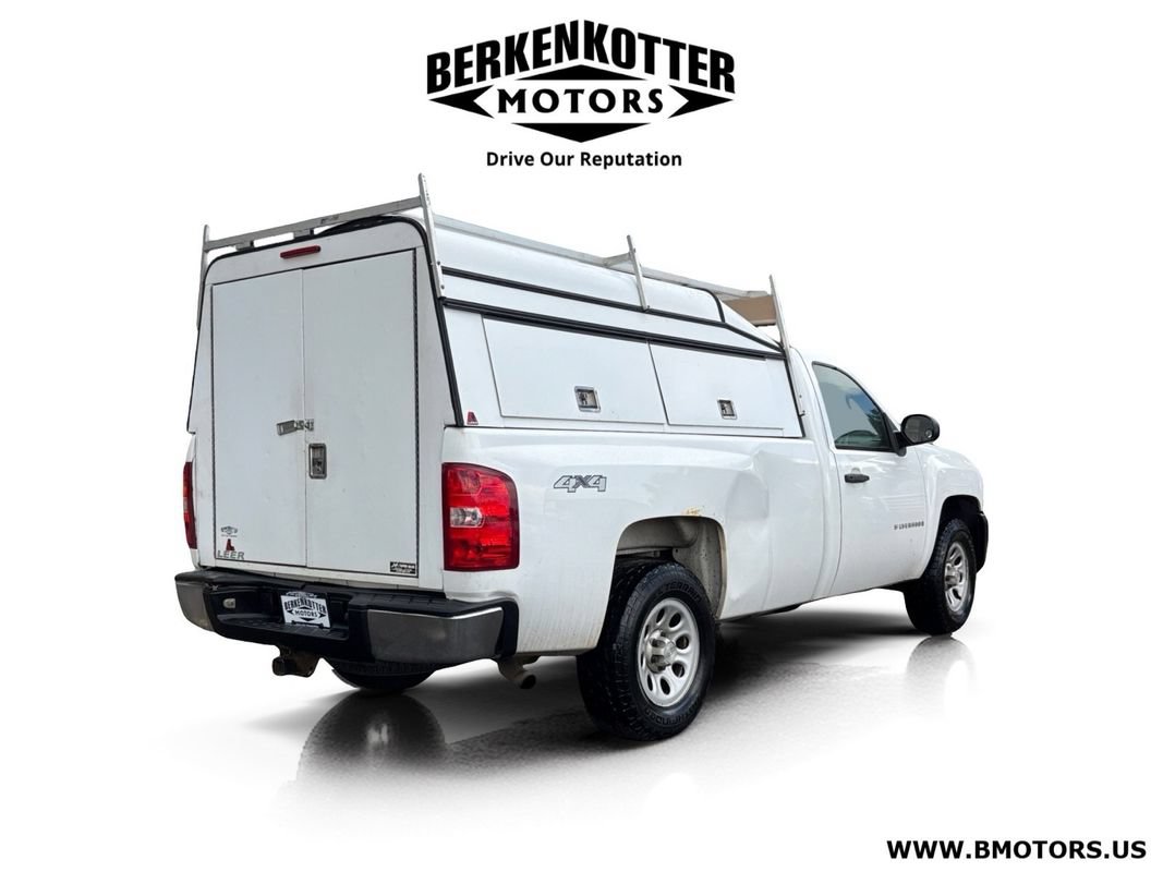 Used 2009 Chevrolet Silverado 1500 W/T AWD/4WD image 3