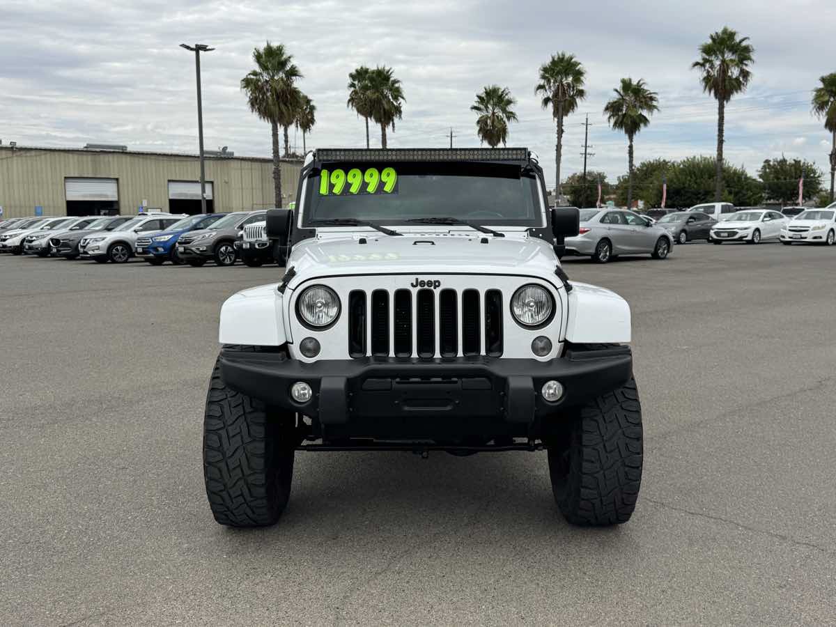 Used 2016 Jeep Wrangler Unlimited Sahara AWD/4WD image 4