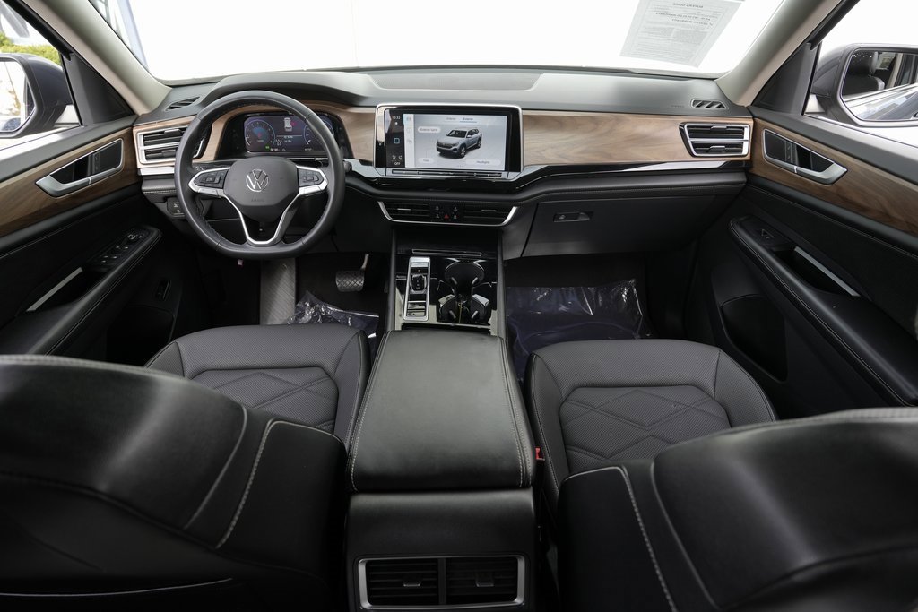 Used 2024 Volkswagen Atlas SE image 42