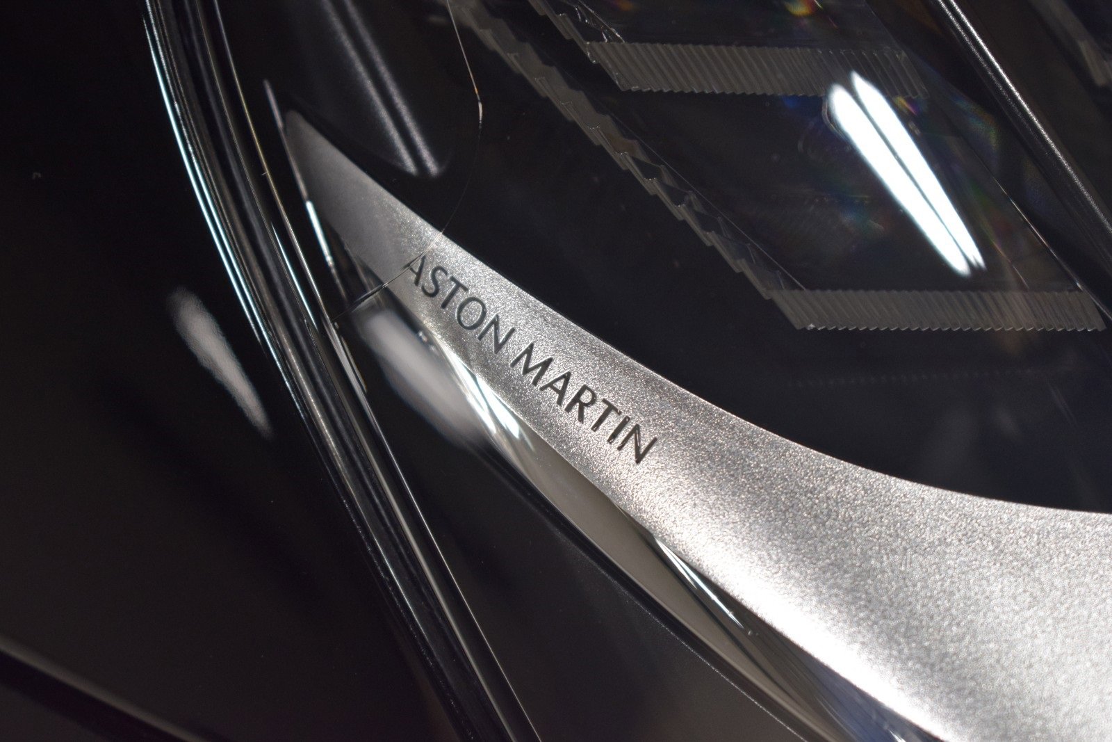 Used 2025 Aston Martin Vanquish image 4