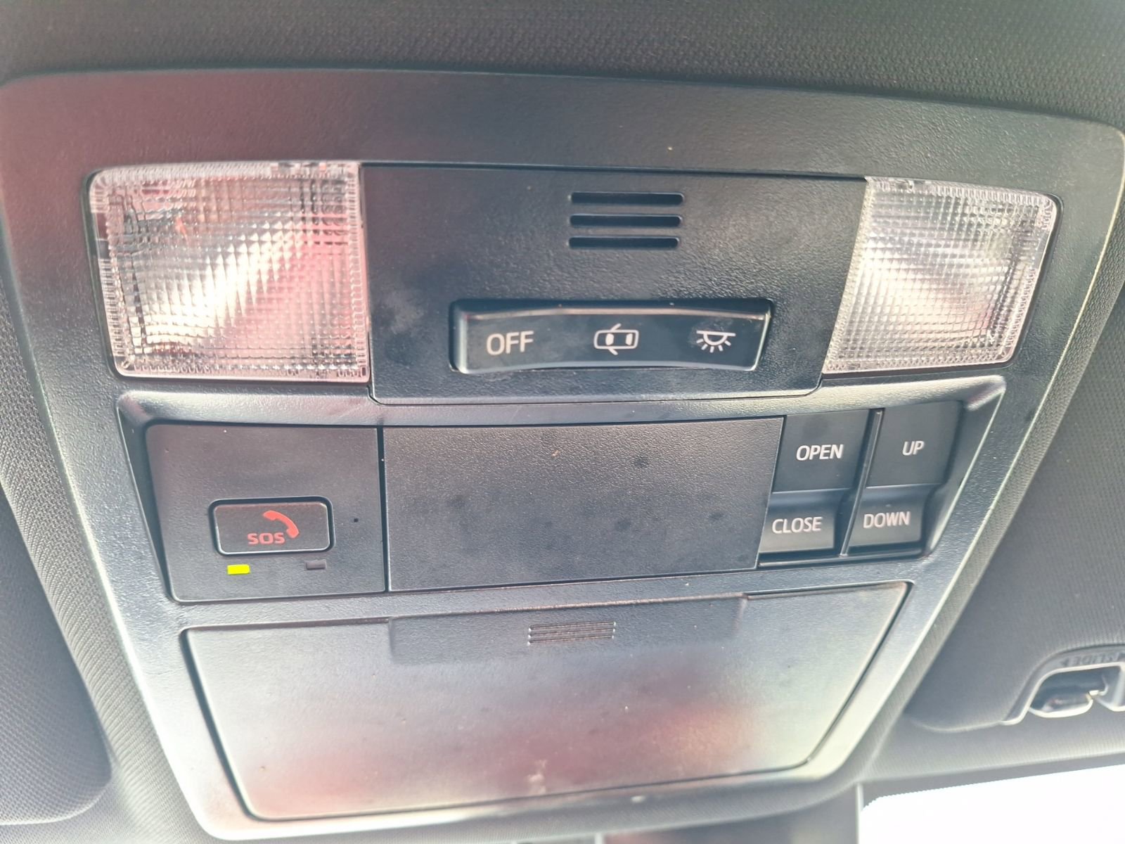 Used 2022 Toyota Tacoma Limited image 38