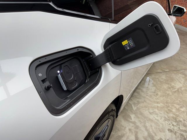 Used 2026 BMW iX xDrive60 image 27