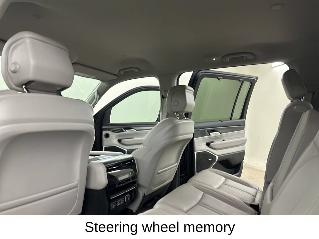 Used 2024 Jeep Wagoneer Series II w/ Convenience Group I AWD/4WD image 30