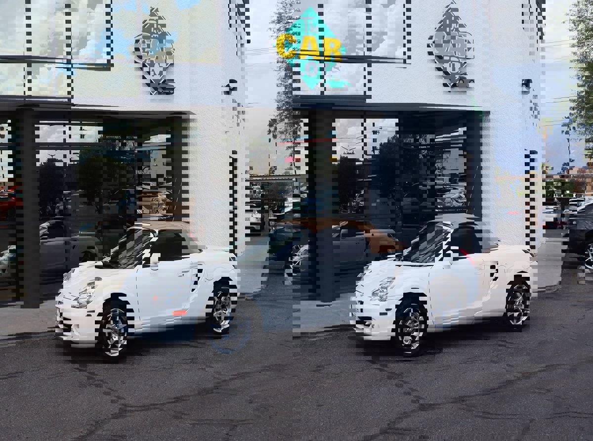 Used 2004 Toyota MR2 image 7