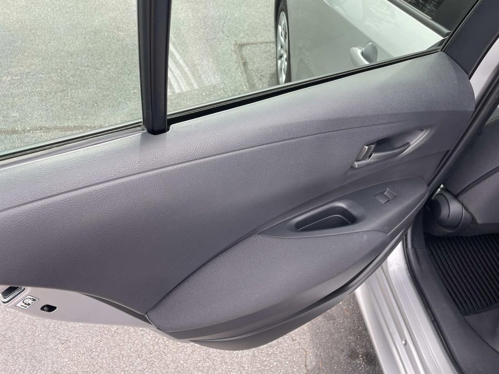 Used 2022 Toyota Corolla LE image 14