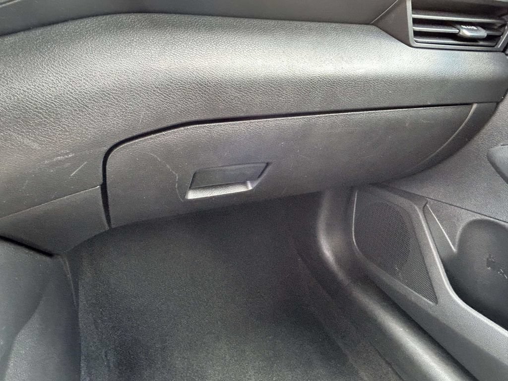 Used 2024 Nissan Altima 2.5 SV FWD image 27