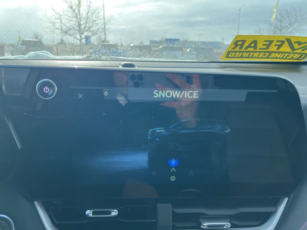 New 2026 Chevrolet Equinox LT w/ Convenience Package II image 23