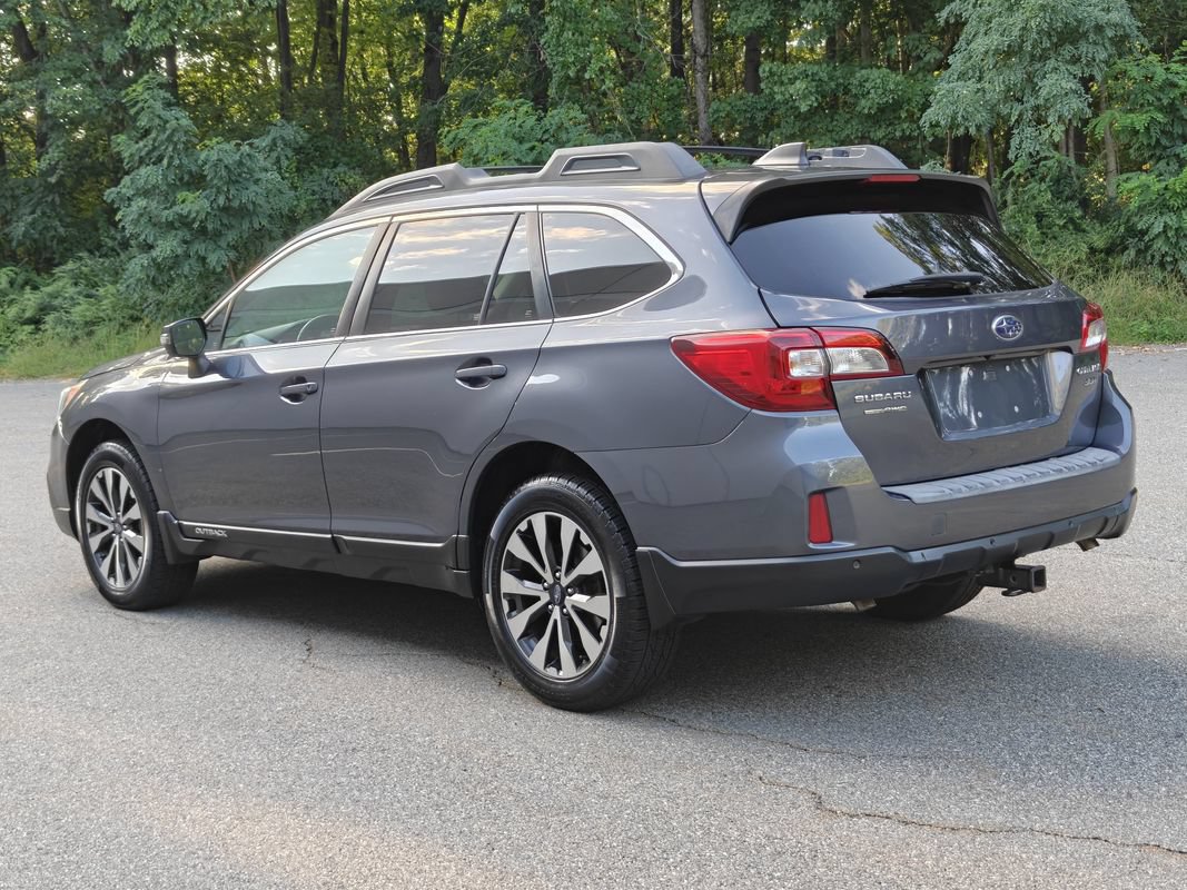 Used 2017 Subaru Outback 3.6R Limited AWD/4WD image 5